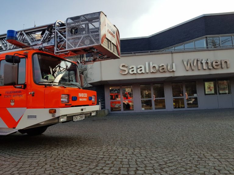 DLK_vor_Saalbau | Feuerwehr Witten - Löscheinheit Bommern